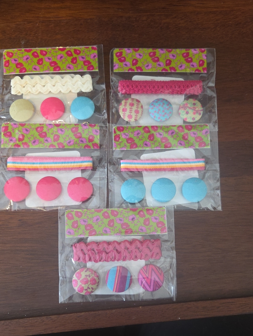 Michaels  * Lot Of 5*  Packages Of 1 Yard Of Trim And 3 Buttons.